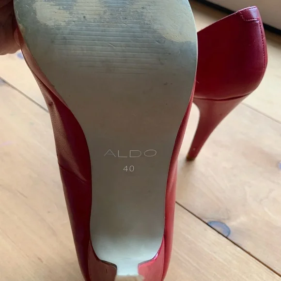Aldo / Red / Rounded Toe / High Heels - Picture 4 of 10